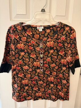 Sundance Black Short-Sleeve Tee with Red and Gold Floral Print